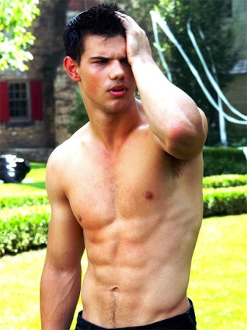 Taylor Lautner paparazzi naked photos